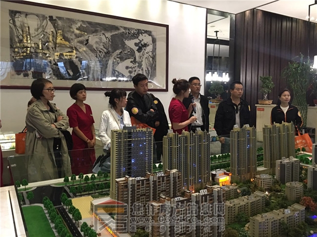 10月3日小虎看房團走進金山·東方花園