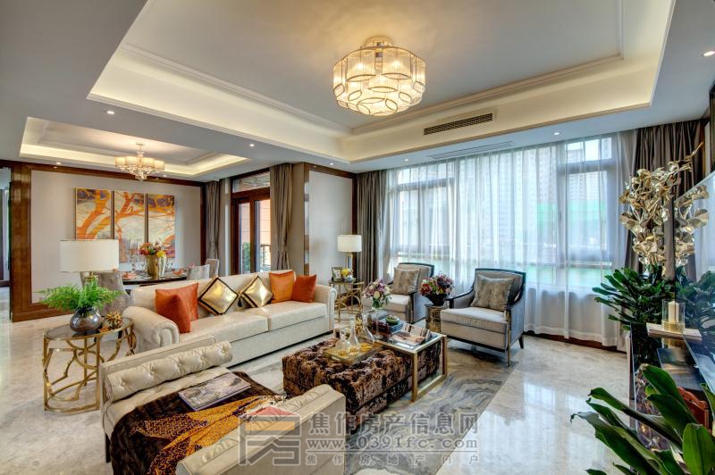 2019年4月13日恒大悅龍臺(tái)13#18#臻品洋房盛大加推,同期新中式園林?悅賢會(huì)所?時(shí)尚商街,共同開放供大家參觀體驗(yàn),恒大悅龍臺(tái)恭迎全城品鑒私家花園、觀景大陽(yáng)臺(tái)，推窗見景,贈(zèng)送約6米挑高地下實(shí)惠空間,先生的專享書房、太太的衣帽間,盡享洋房人生.組團(tuán)電話：400-0391-661轉(zhuǎn)8333