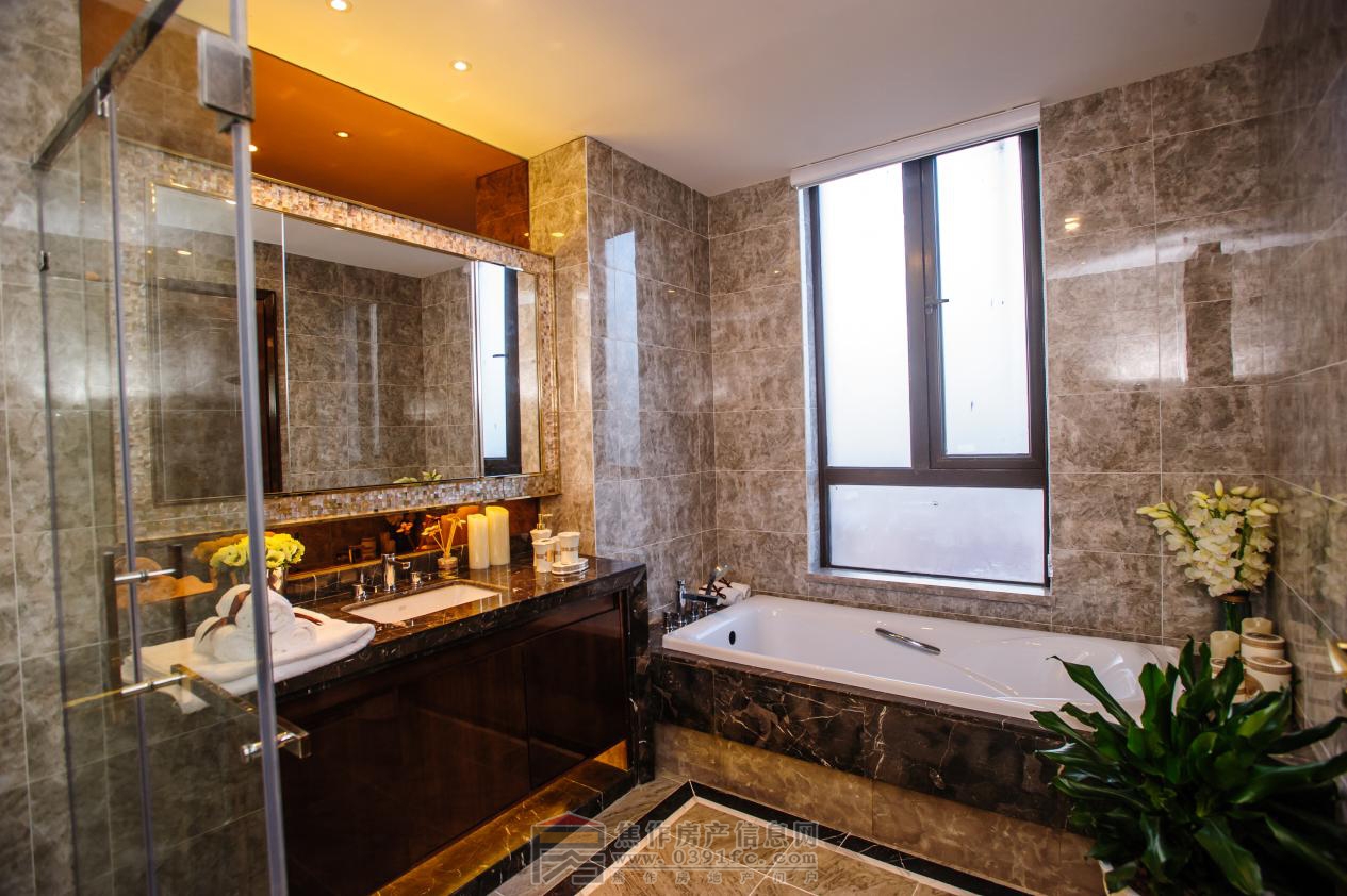 2019年4月13日恒大悅龍臺(tái)13#18#臻品洋房盛大加推,同期新中式園林?悅賢會(huì)所?時(shí)尚商街,共同開放供大家參觀體驗(yàn),恒大悅龍臺(tái)恭迎全城品鑒私家花園、觀景大陽(yáng)臺(tái)，推窗見景,贈(zèng)送約6米挑高地下實(shí)惠空間,先生的專享書房、太太的衣帽間,盡享洋房人生.組團(tuán)電話：400-0391-661轉(zhuǎn)8333