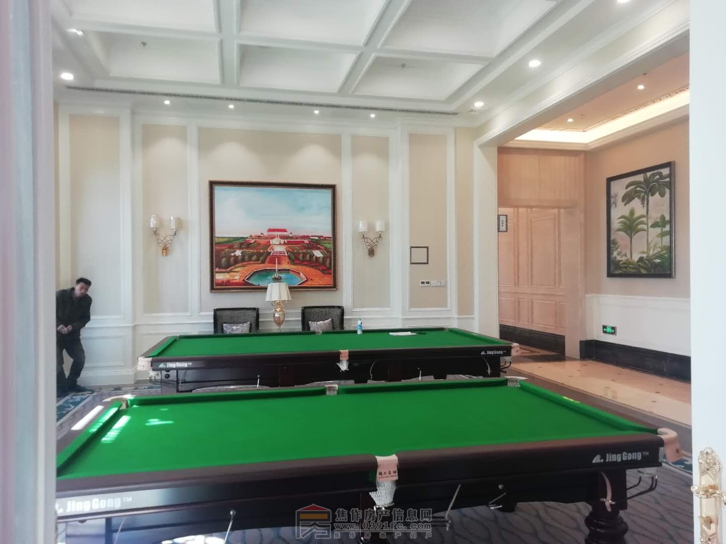 恒大悅龍臺(tái)以木造景，師法自然，　精筑約78000㎡新中式園林，恒大悅龍臺(tái)悅賢會(huì)所，奢華兼?zhèn)?，多功能分區(qū)，恒溫泳池、健身房、舞蹈室、繪畫室、兒童樂園…多種娛樂、休閑的場(chǎng)所均為業(yè)主提供貼心服務(wù)，恒大悅龍臺(tái)商業(yè)步行街，齊聚餐飲、娛樂、休閑、住宅為一體，展現(xiàn)繁華時(shí)代，在家即刻演繹浪漫風(fēng)情，約9000㎡恒大影城讓完美生活“視”不可擋！組團(tuán)電話：400-0391-661轉(zhuǎn)8333