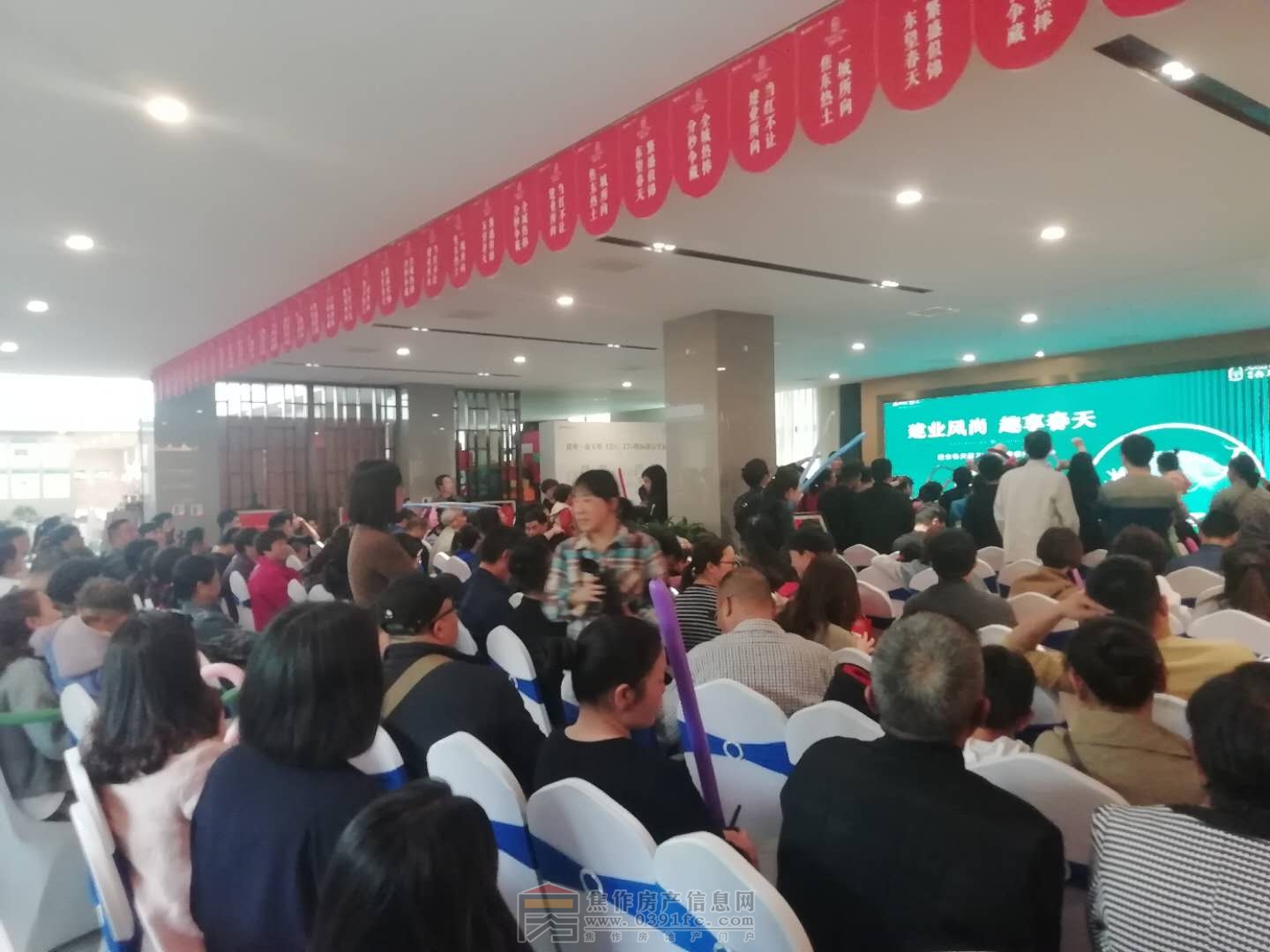 2019年4月20日建業(yè)春天里暖春客戶答謝會(huì) 建業(yè)·春天里VIP會(huì)員全城招募。一萬抵兩萬。5月12日盛大開盤 加入小虎看房團(tuán) 獨(dú)享額外優(yōu)惠！全城預(yù)約，恭迎品鑒！咨詢熱線：0391-8768882