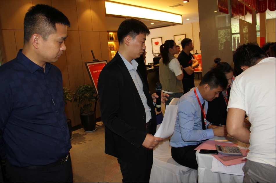 2019年5月12日建業(yè)春天里15號樓盛大開盤     咨詢熱線：0391-8768882